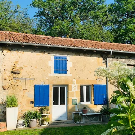 Logis Et Slow Life A La Campagne Confolens